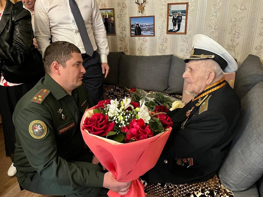 В Ростовской области военные следователи приняли участие в торжественном мероприятии по случаю юбилея ветерана Великой Отечественной войны