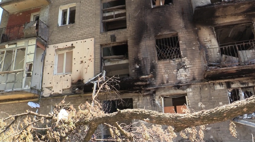 Осмотр места происшествия и фиксация последствий обстрела украинскими военнослужащими города Донецка