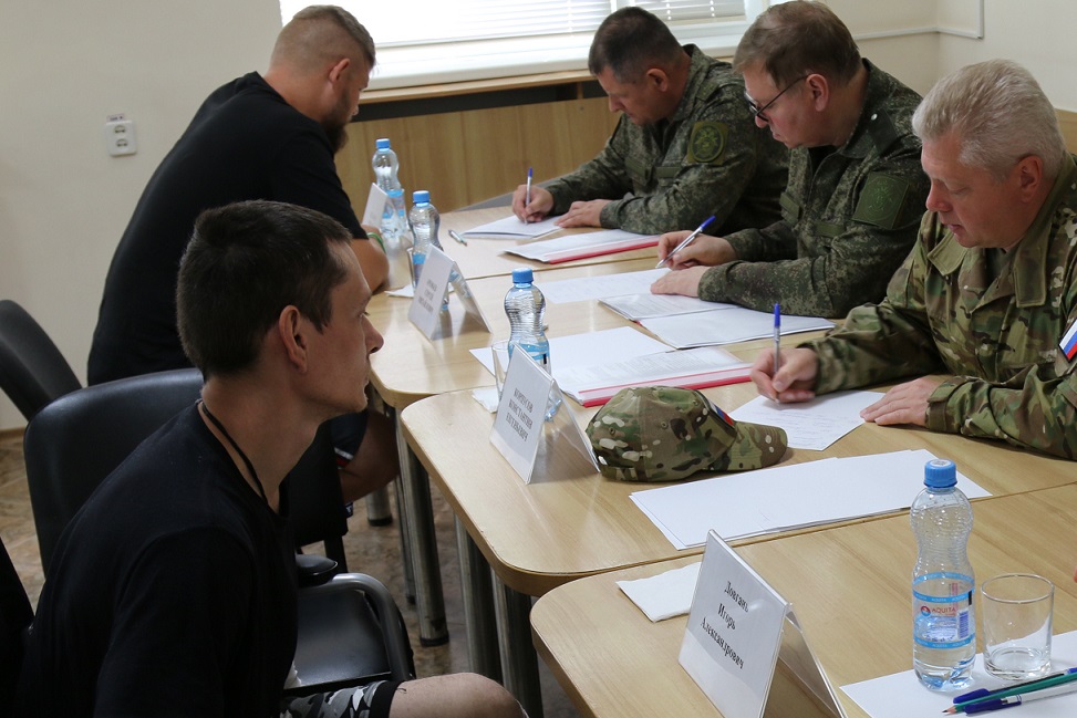 Сотрудники военных следственных органов СК России продолжают проводить ...