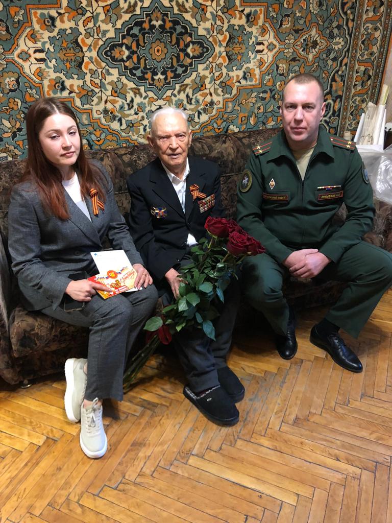 В Ростовской области военные следователи поздравили ветеранов Великой Отечественной войны