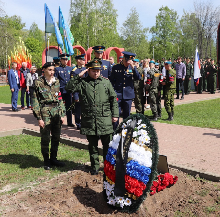 Военные следователи приняли участие в мероприятии, посвященном захоронению летчика капитана Шишова Сергея Константиновича 