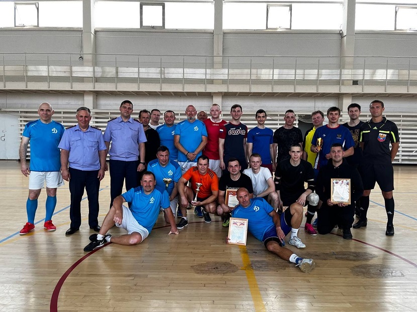 В Ярославле военные следовали приняли участие в турнире  по мини-футболу, посвященном Дню сотрудника органов следствия Российской Федерации